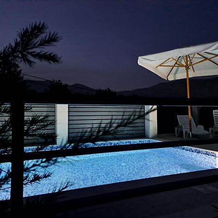 Villa "Amber" Luxury Apartments With A Pool Млини Экстерьер фото