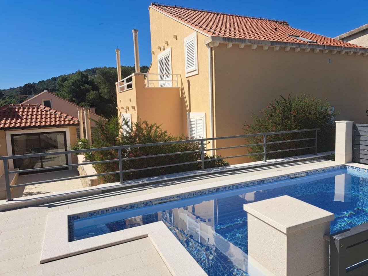 Villa "Amber" Luxury Apartments With A Pool Млини Экстерьер фото