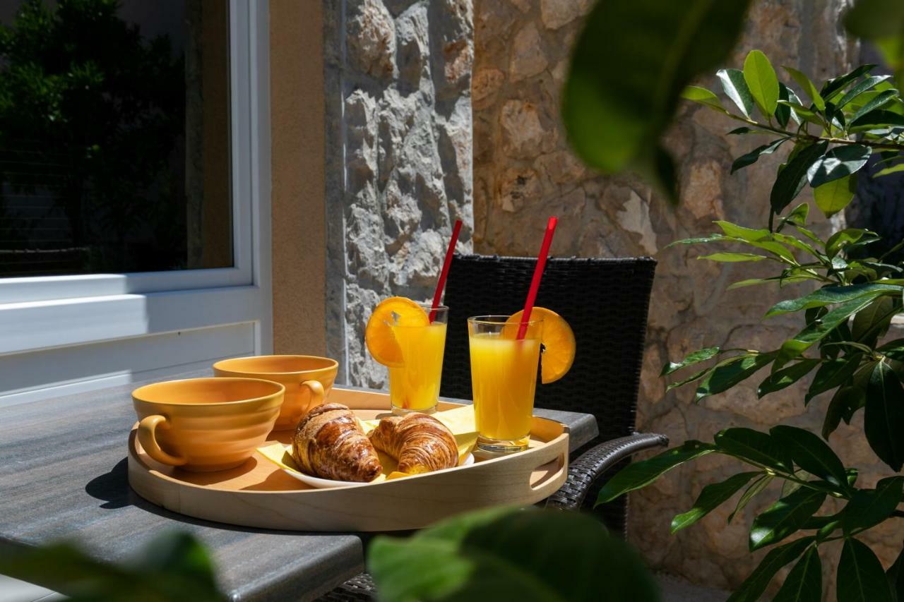 Villa "Amber" Luxury Apartments With A Pool Млини Экстерьер фото