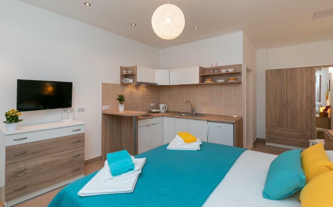 Villa "Amber" Luxury Apartments With A Pool Млини Экстерьер фото